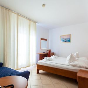 Double or Twin Room Sea View